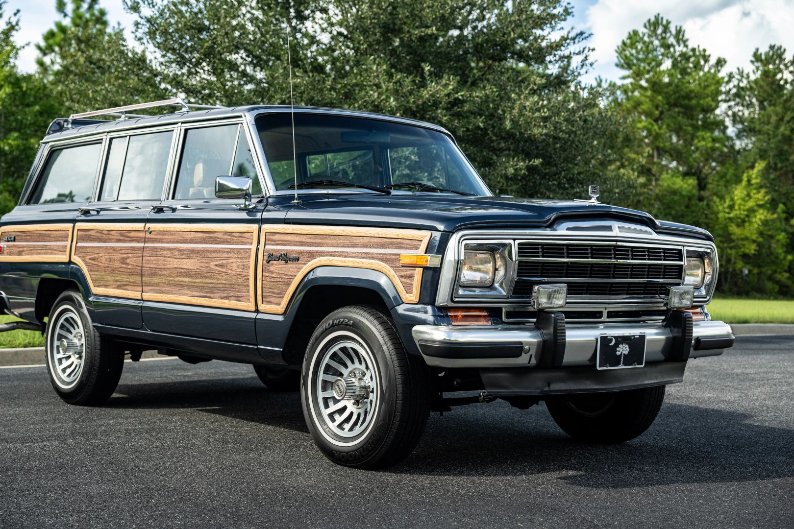 jeep grand wagoneer 1988 1JCNJ15UXJT013700 image jeep grand wagoneer 1988 1JCNJ15UXJT013700 image
